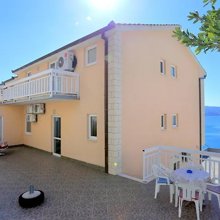 Stanici 2818b Apartment