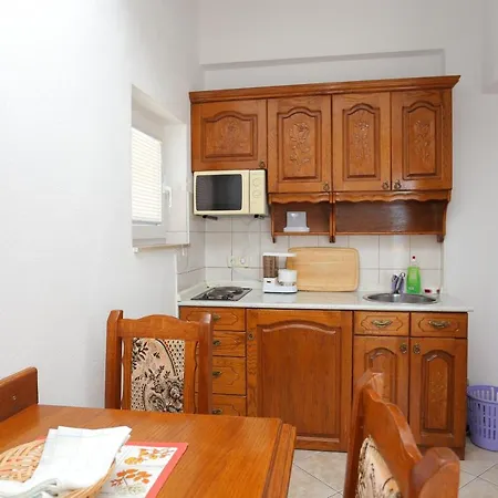 Stanici 2818b * Tice